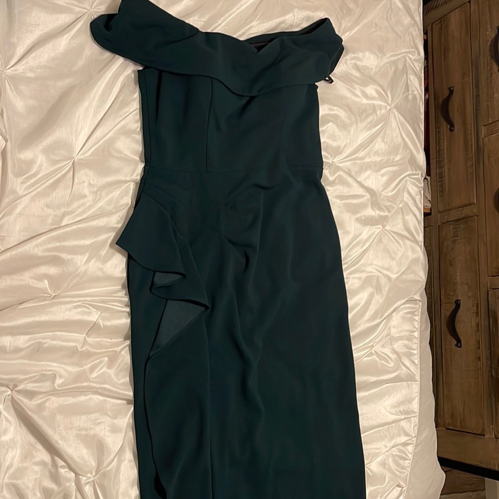 Off the shoulder short cuff sleeve